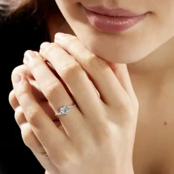 Histoire d'Or Bague Clothilde Or Blanc Topaze Et Oxyde De Zirconium