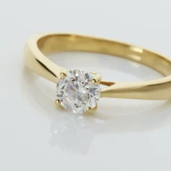 Bague Solitaire Fiona Or Jaune Diamant Synthetique-Histoire d'Or
