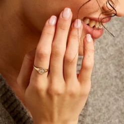 Histoire d'Or Bague Talisman Or Jaune Nacre Diamant