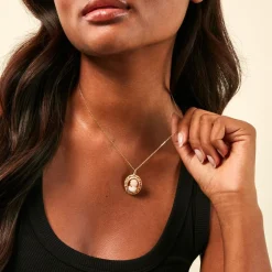 Histoire d'Or Broche Demetrios Or Jaune Camée