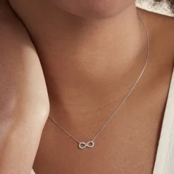 Histoire d'Or Collier Infini Empierre Or Blanc Diamant