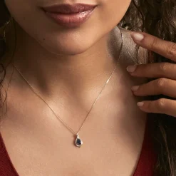 Histoire d'Or Collier Or Jaune Angelika Saphir