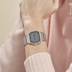 CASIO COLLECTION Montre Vintage Iconic Noir