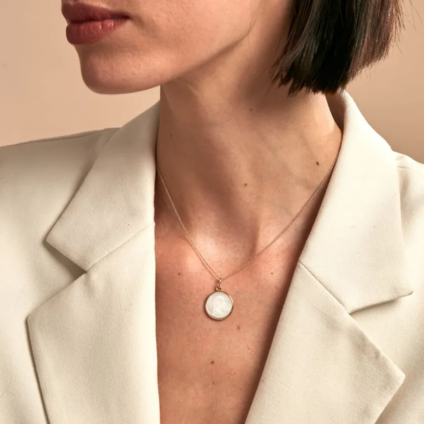 Pendentif Marie Or Jaune Nacre-Histoire d'Or Clearance